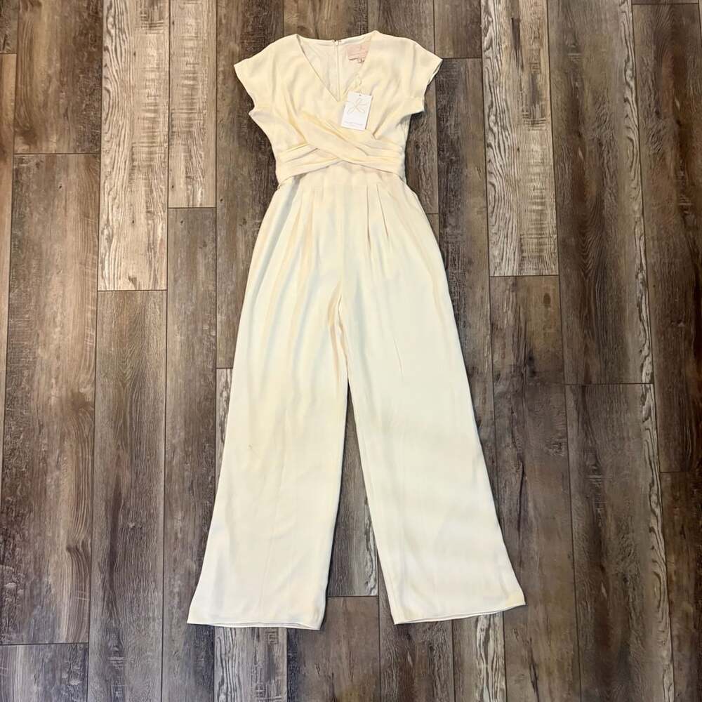 NWT Gal Meets Glam Emily Jumpsuit Size 4 Cream Wide Leg with Tie Waist